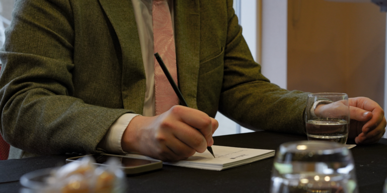 How to Find Public Sector Contracts: A Guide for Businesses